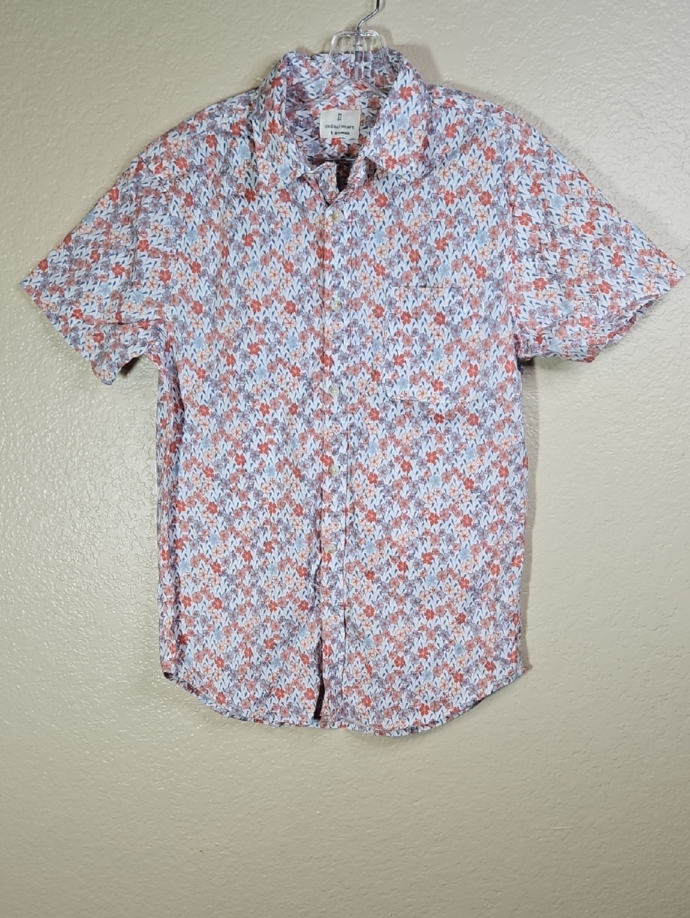 Faherty Short-Sleeve Button-Up Shirt in Coral and White Floral - Use Size M